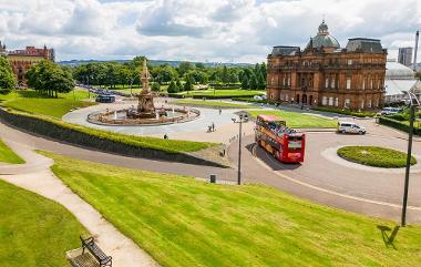 People's Palace and Doulton Fountain 